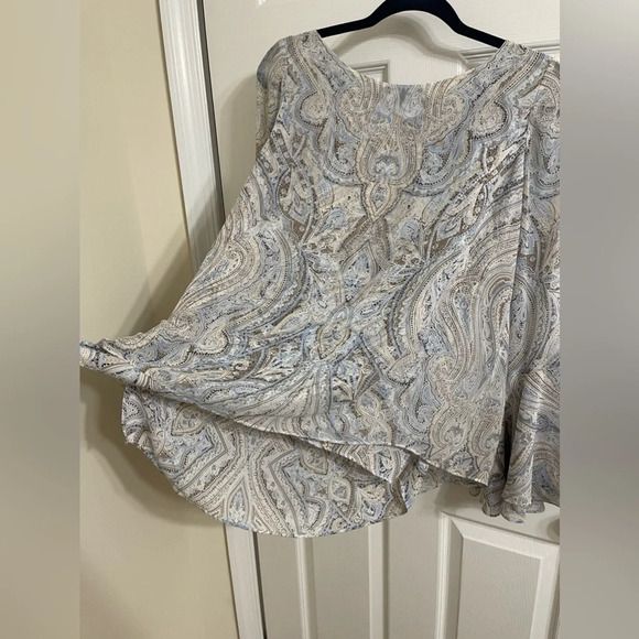 White House Black Market Sheer Paisley Blouse - Gray and Cream - Picture 7 of 13